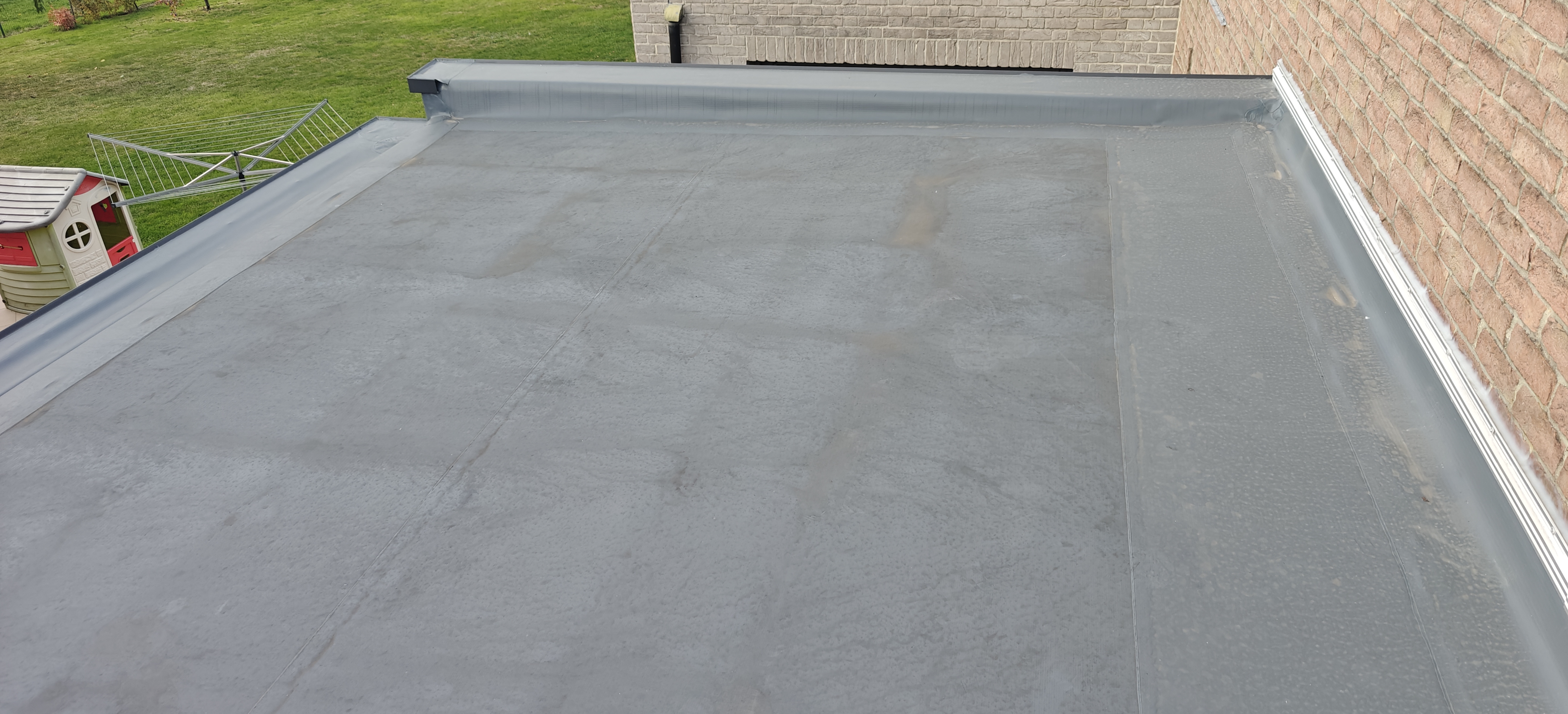 R&eacute;novation de toiture plate avec &eacute;tanch&eacute;it&eacute; dans le secteur de lille